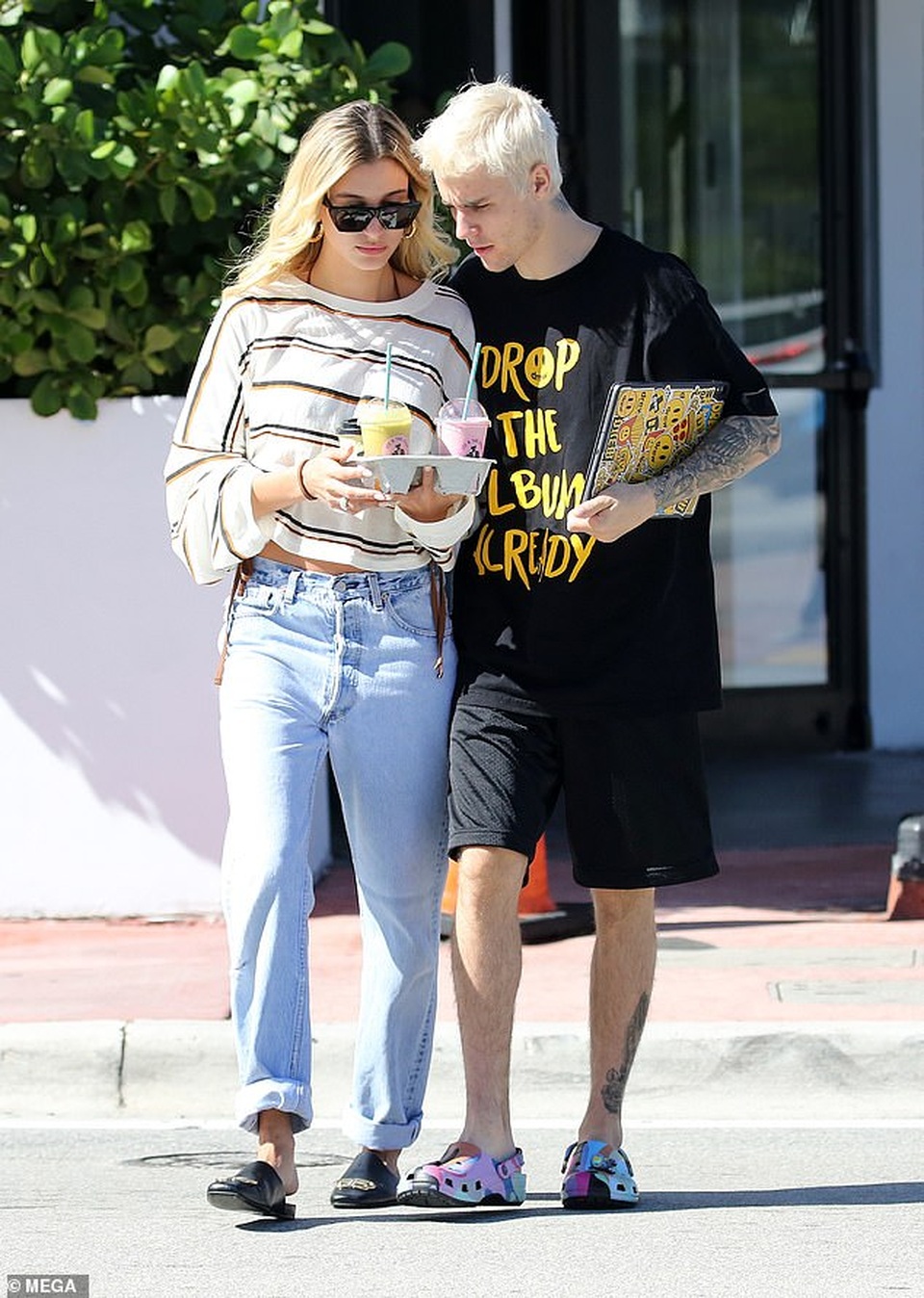 Vợ chồng Justin Bieber nghỉ lễ Tạ Ơn bên nhau - 4 Vợ chồng Justin Bieber nghỉ lễ Tạ Ơn bên nhau - 4