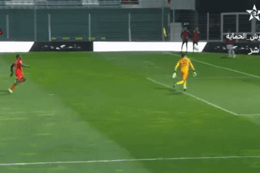 Thủ môn ở Morocco bị nghi bán độ sau pha đá phản lưới nhà khó hiểu