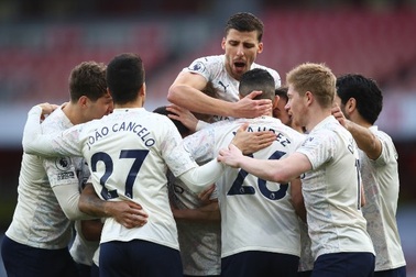 Man City trước cơ hội "cắt đuôi" hoàn toàn Man Utd