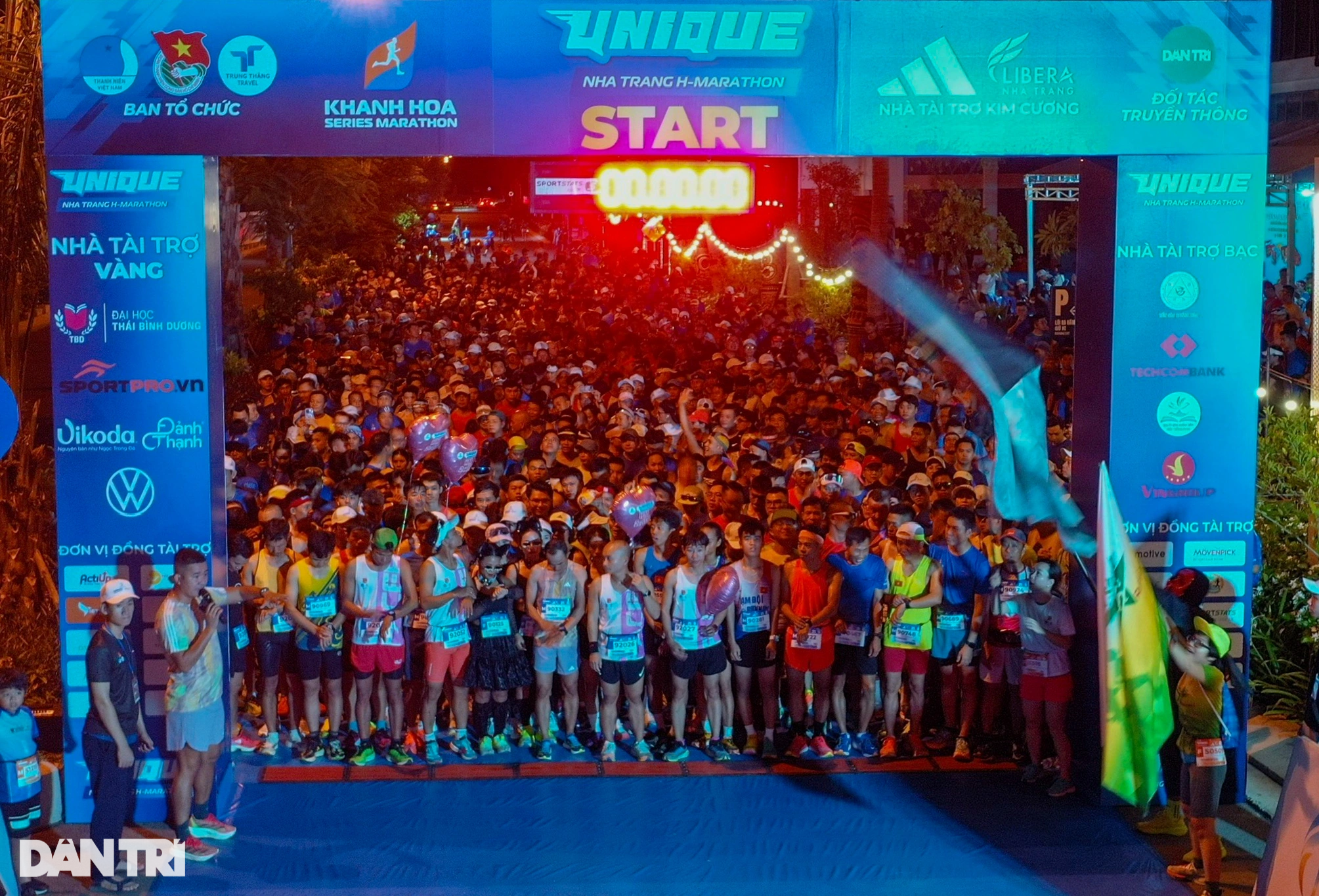 View - 5.000 runner xuất phát tại giải Unique Nha Trang H-Marathon 2024 | Báo Dân trí