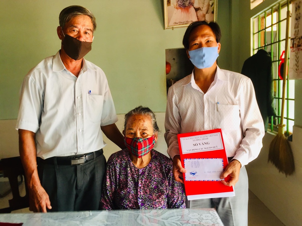 Những người mẹ trăm tuổi gây sốt bằng tinh thần đi đầu chống dịch - 8 Những người mẹ trăm tuổi gây sốt bằng tinh thần đi đầu chống dịch - 8