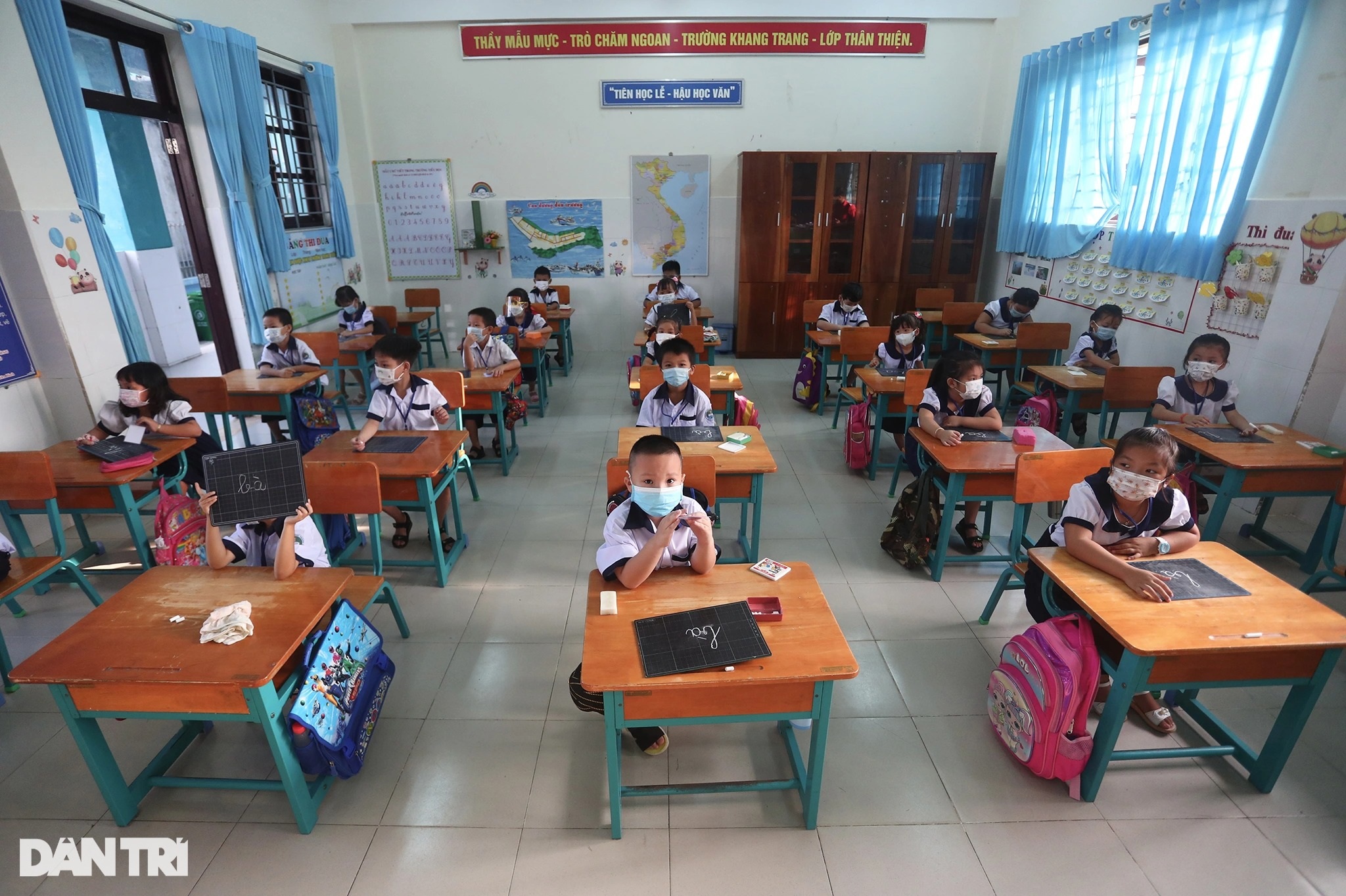 Học sinh xã đảo ở TPHCM háo hức tới trường sau thời gian dài học online - 10 Học sinh xã đảo ở TPHCM háo hức tới trường sau thời gian dài học online - 10