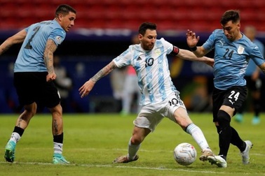Messi ghi dấu ấn, Argentina đánh bại Uruguay ở Copa America 2021