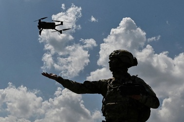 Ukraine dồn quân vượt bãi mìn, áp sát phòng tuyến Nga ở miền Nam