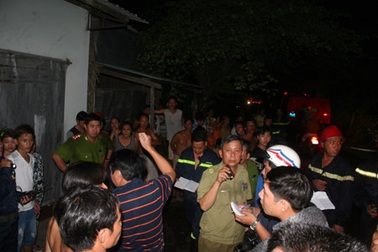 Cháy kho hóa chất, cả khu dân cư náo loạn