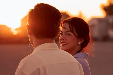 Phạm Quỳnh Anh gây tò mò khi để bạn trai xuất hiện trong MV nhưng giấu mặt