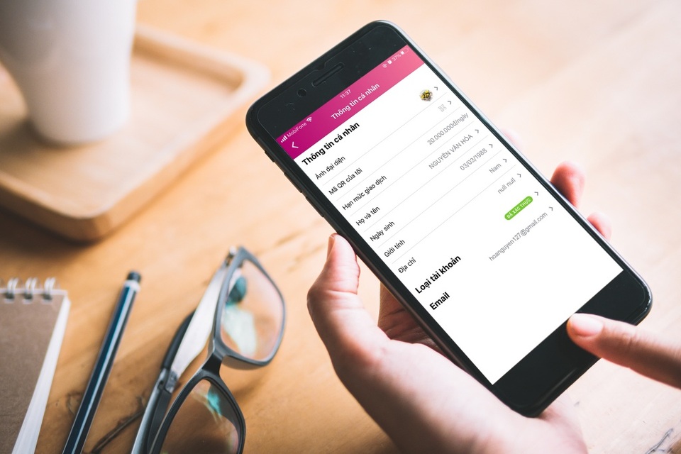 Khách ít mua vé máy bay, vé xem phim, ví điện tử “tụt” doanh thu - 4