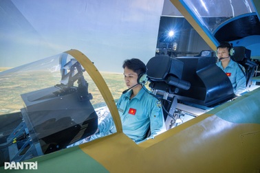 Bên trong buồng tập lái thực tế ảo tiêm kích Su-30MK2 do Việt Nam chế tạo