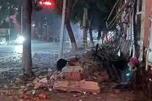 Động đất hiếm gặp ở Trung Quốc, nhiều nhà cửa bị sập