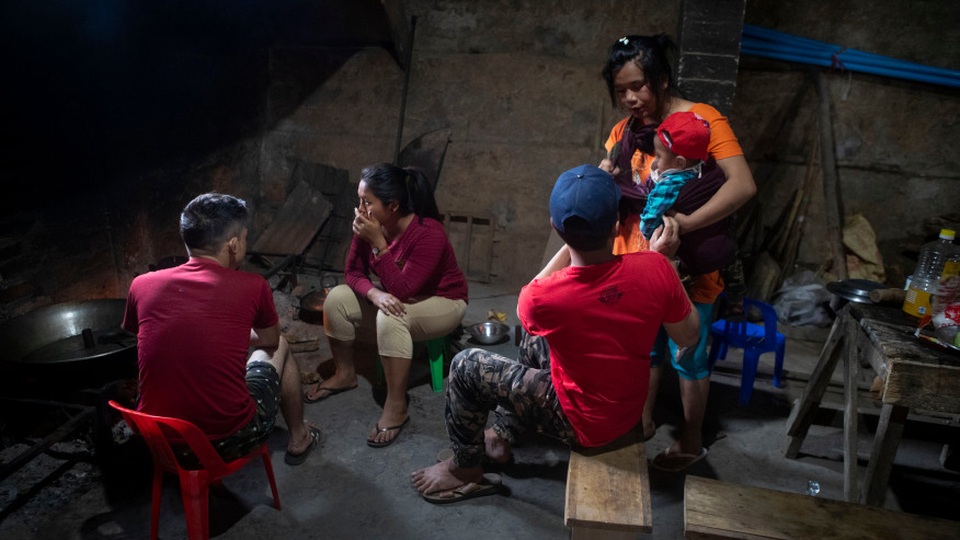 Tương lai mờ mịt của các gia đình tháo chạy khỏi binh biến ở Myanmar - 1 Tương lai mờ mịt của các gia đình tháo chạy khỏi binh biến ở Myanmar - 1
