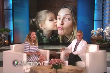 Drew Barrymore hài hước trên truyền hình