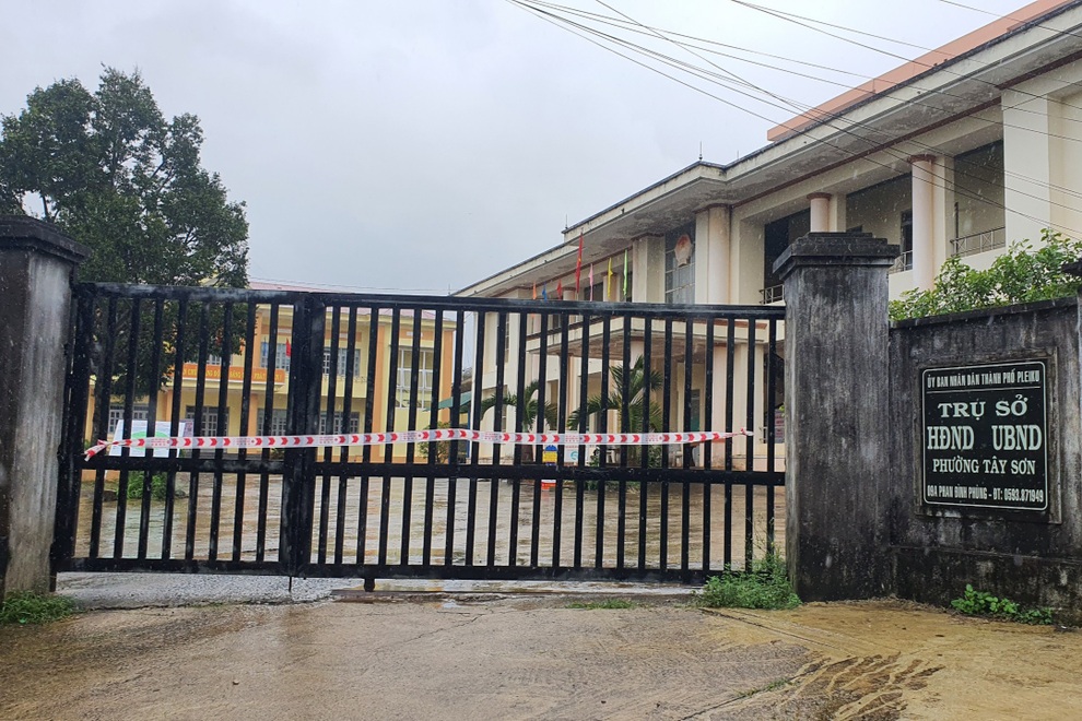 Gia Lai: Phong tỏa trụ sở phường liên quan ca nhiễm SARS-CoV-2 - 1 Gia Lai: Phong tỏa trụ sở phường liên quan ca nhiễm SARS-CoV-2 - 1