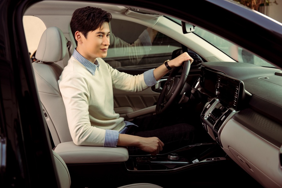 Kia Sorento: Mẫu SUV 7 chỗ đẳng cấp và phong cách cho quý ông hiện đại - 4 Kia Sorento: Mẫu SUV 7 chỗ đẳng cấp và phong cách cho quý ông hiện đại - 4