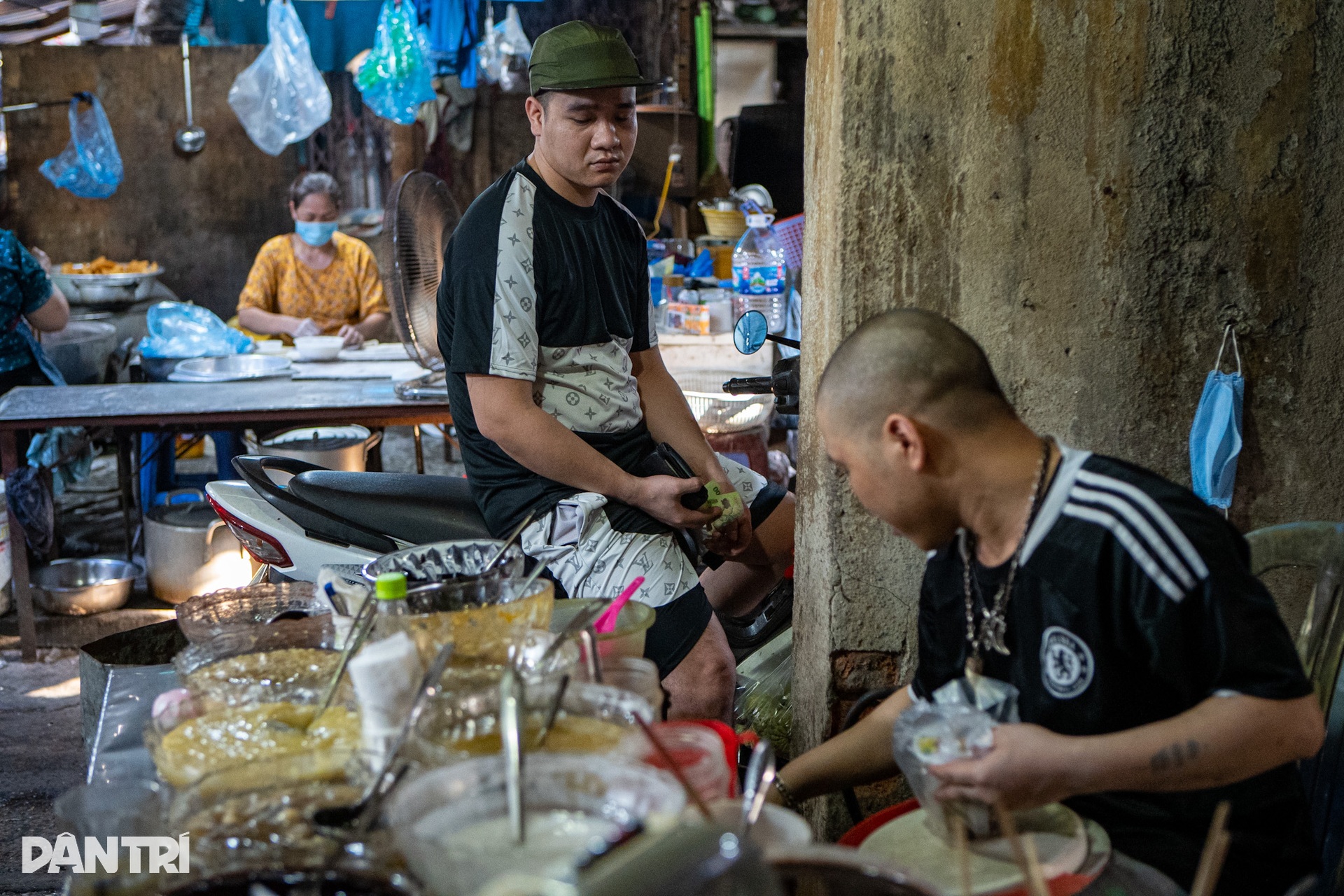 Quán chè Nguyệt thảo mai ăn trốn người yêu bỗng sốt trở lại sau 22 năm - 9 Quán chè Nguyệt thảo mai ăn trốn người yêu bỗng sốt trở lại sau 22 năm - 9