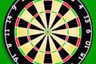 Teen chơi phi tiêu 