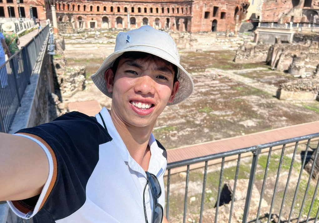 Tỏa sáng ở Asiad 19, kình ngư Huy Hoàng ngoài đời có phong cách giản dị - 4