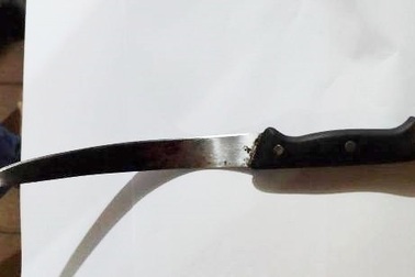 Gã đàn ông cuồng ghen đâm chết người chở vợ đi nhờ xe