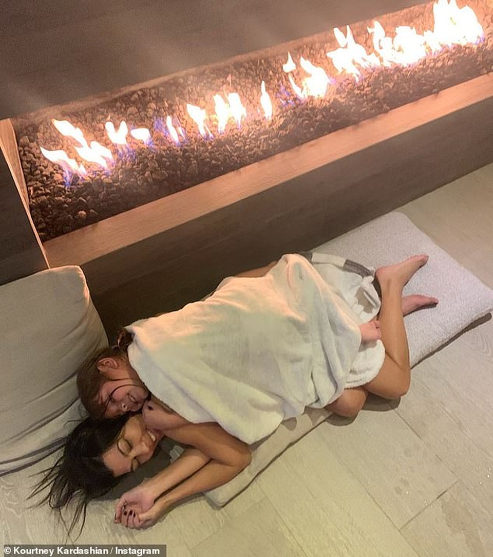 Sofia Richie đón năm mới cùng con riêng của bạn trai - 6 Sofia Richie đón năm mới cùng con riêng của bạn trai - 6