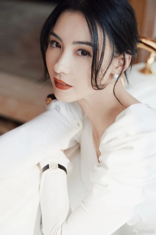 Vẻ đẹp được gọi là “quốc sắc thiên hương” ở tuổi đôi mươi của Trương Bá Chi - 10