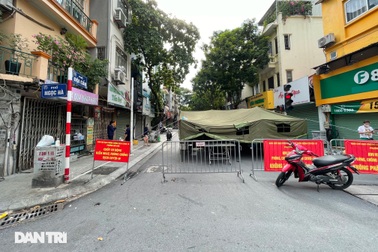 Hà Nội lấy 300 mẫu xét nghiệm SARS-CoV-2 cho người dân ở chợ Ngọc Hà