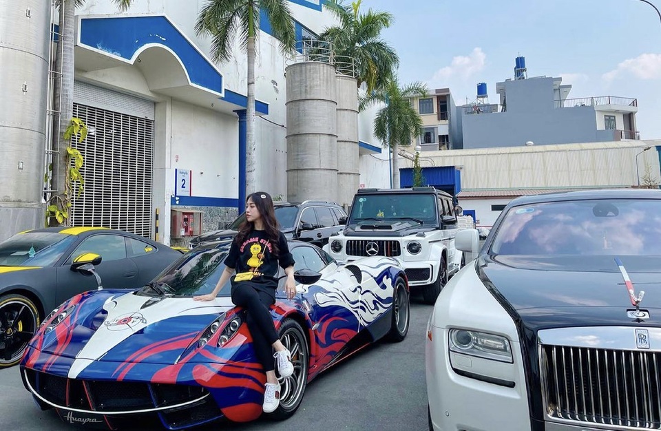 Nhịp sống hot girl tuần qua: Bạn gái Văn Lâm và Tiến Dũng đọ dáng - 14 Nhịp sống hot girl tuần qua: Bạn gái Văn Lâm và Tiến Dũng đọ dáng - 14