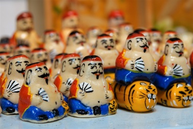 Tạo tượng ông Địa "tí hon", nghệ nhân 8X bán 2.000 tượng trong dịp Tết