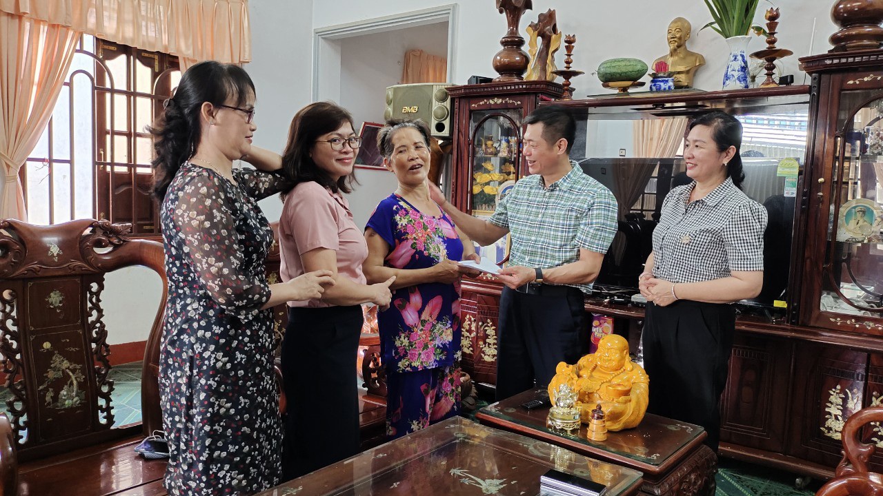 Giang1.jpg Giang1.jpg