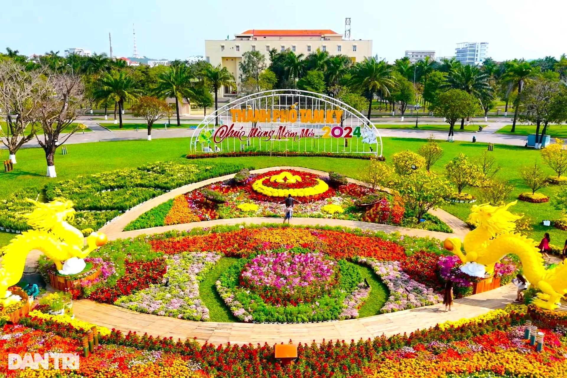 Hình ảnh linh vật rồng nhận mưa lời khen ở Quảng Nam - 1 Hình ảnh linh vật rồng nhận mưa lời khen ở Quảng Nam - 1