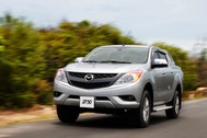 Ford Ranger vẫn là số 1 nhưng Mazda BT-50 đã bám sát