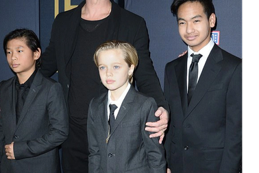 Maddox nói gì về mối quan hệ xa cách với cha nuôi Brad Pitt?