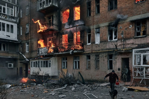 Hỏa lực đạn pháo ở nơi giao tranh khốc liệt nhất miền Đông Ukraine