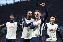 Tottenham đẩy Man Utd tới gần khu vực xuống hạng