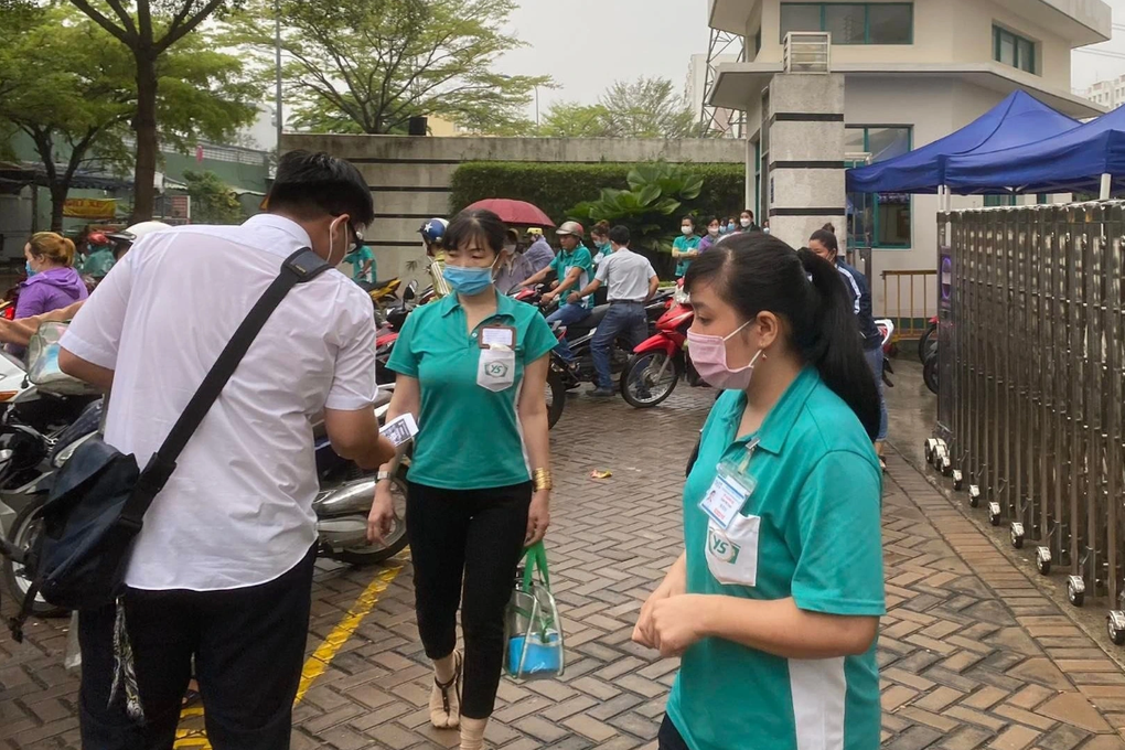 Nhiều doanh nghiệp tuyển người không được, nghìn công nhân mất việc đi đâu? - 1 Nhiều doanh nghiệp tuyển người không được, nghìn công nhân mất việc đi đâu? - 1