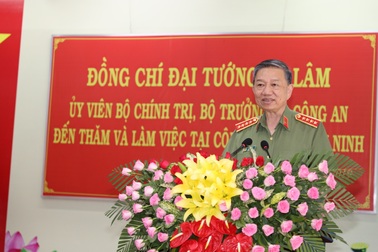 Bộ trưởng Bộ Công an: Tây Ninh cần tập trung đấu tranh với buôn lậu, ma túy