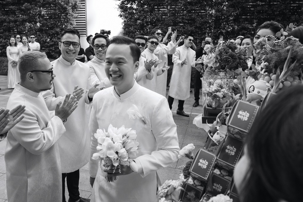 Lễ ăn hỏi Diễm My 9X: Chú rể phải ăn thanh long, bố ruột dặn dò xúc động - 5 Lễ ăn hỏi Diễm My 9X: Chú rể phải ăn thanh long, bố ruột dặn dò xúc động - 5
