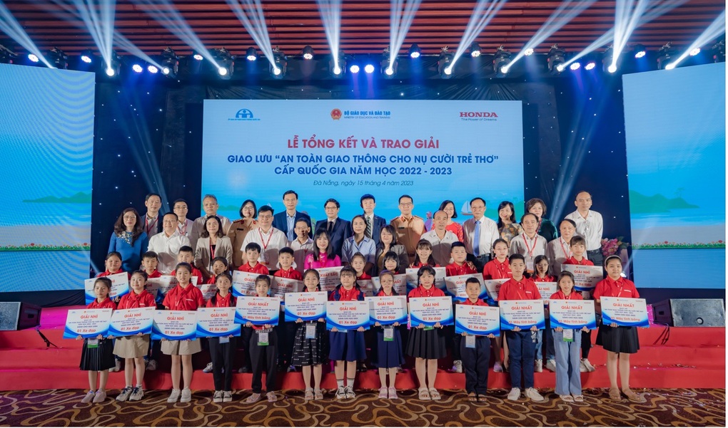 Tổng kết chương trình giáo dục An toàn giao thông năm học 2023-2024 - 3 Tổng kết chương trình giáo dục An toàn giao thông năm học 2023-2024 - 3