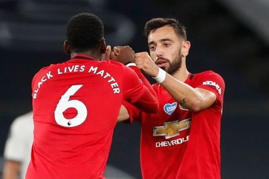 Tottenham 1-1 Man Utd: Pogba, Fernandes hòa nhịp cứu “Quỷ đỏ” thoát thua