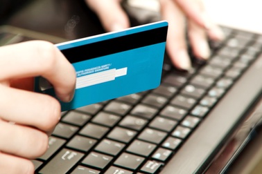 Tránh "tiền mất, tật mang" khi mua đồ qua mạng