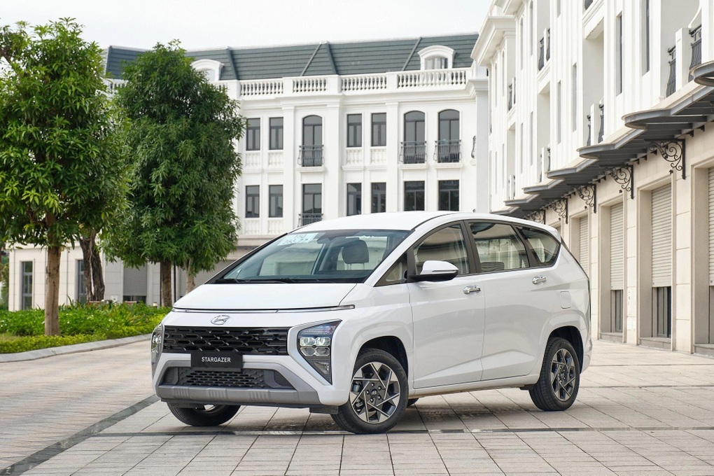 Hyundai Stargazer giảm giá kỷ lục tới 70 triệu đồng tại đại lý - 1 Hyundai Stargazer giảm giá kỷ lục tới 70 triệu đồng tại đại lý - 1