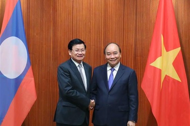 Thủ tướng Nguyễn Xuân Phúc hội đàm với Thủ tướng Lào Thongloun Sisoulith