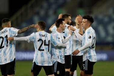 Messi đi vào lịch sử, Argentina gặp Ecuador ở tứ kết Copa America