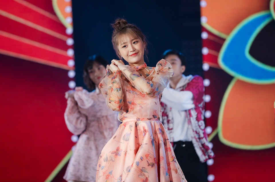 Vợ chồng Đông Nhi – Ông Cao Thắng lần đầu tiên song ca sau kết hôn - 14 Vợ chồng Đông Nhi – Ông Cao Thắng lần đầu tiên song ca sau kết hôn - 14