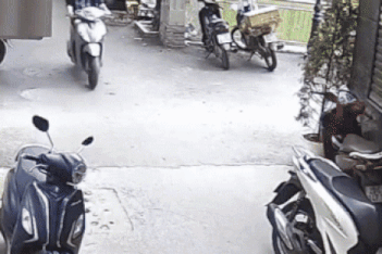 Bạn đọc hiến kế hạn chế tai nạn trong con ngõ "bất ổn" ở Hà Nội