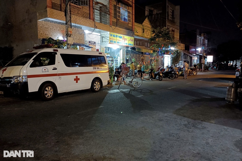 Tài xế taxi công nghệ tử vong nhiều ngày trong phòng trọ ở Bình Dương - 1 Tài xế taxi công nghệ tử vong nhiều ngày trong phòng trọ ở Bình Dương - 1