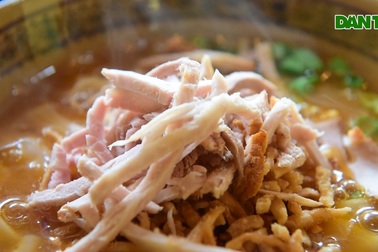 Ghé quán cốn sủi "xếp hàng đợi" tại Sa Pa, ngày bán vèo vèo hết 300 bát