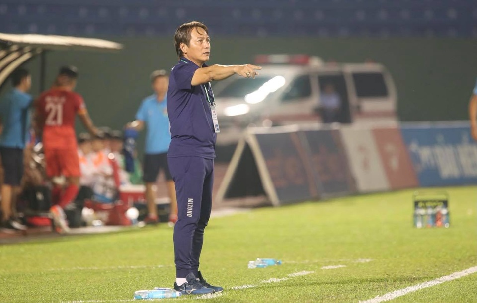 HLV HA Gia Lai “đứng hình” với trận thua thứ 6 liên tiếp ở V-League - 1 HLV HA Gia Lai “đứng hình” với trận thua thứ 6 liên tiếp ở V-League - 1