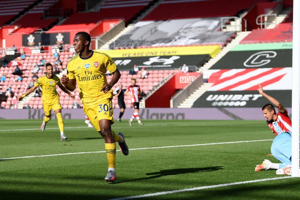 Thủ thành Southampton “tặng” chiến thắng cho Arsenal - 1 Thủ thành Southampton “tặng” chiến thắng cho Arsenal - 1
