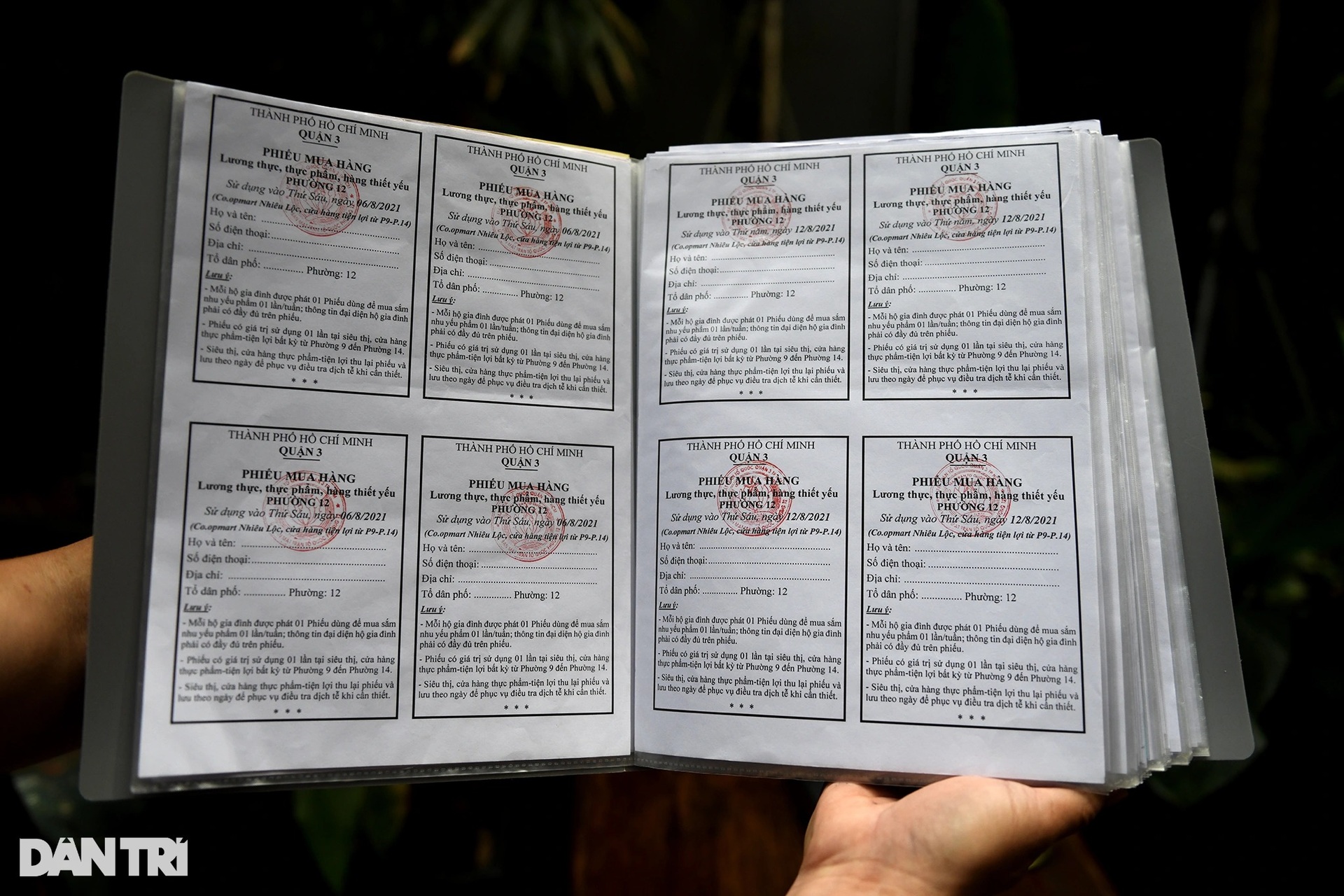 Độc đáo bộ sưu tập 500 phiếu đi chợ trong các đợt dịch Covid-19 ở Việt Nam - 2 Độc đáo bộ sưu tập 500 phiếu đi chợ trong các đợt dịch Covid-19 ở Việt Nam - 2