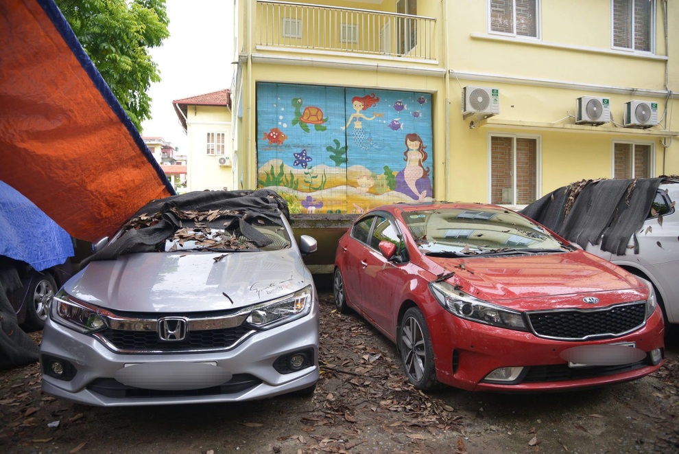 Vụ tường đổ đè bẹp 12 ô tô ở Hà Nội: Ai chịu trách nhiệm đền bù thiệt hại? - 7 Vụ tường đổ đè bẹp 12 ô tô ở Hà Nội: Ai chịu trách nhiệm đền bù thiệt hại? - 7