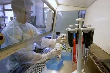 Có nên sản xuất vắc xin phòng cúm A/H1N1?